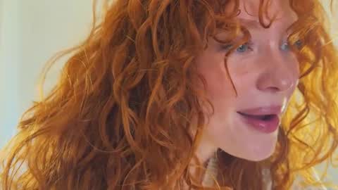 Snapshot of sanda_red chatting on September 23, 1:05 pm Sanda3   online show from September 23, 1:05 pm