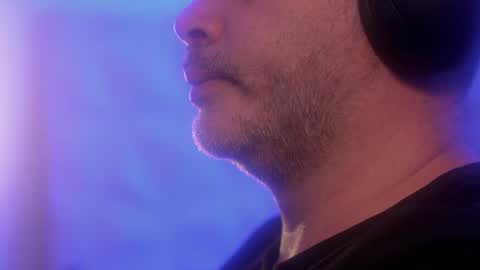 Sanders online show from November 3, 3:40 am