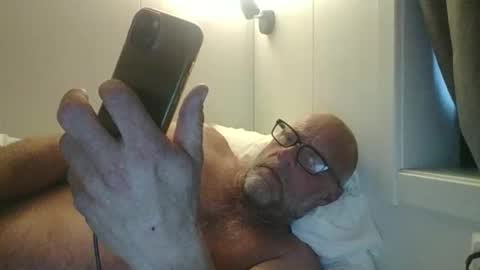 sandnesrune523 online show from May 17, 6:50 pm