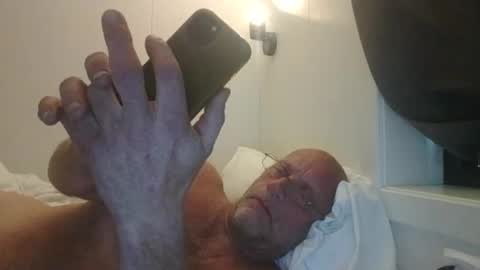 sandnesrune523 online show from July 12, 12:52 pm