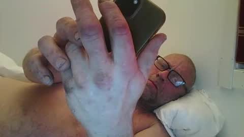 sandnesrune523 online show from February 16, 1:09 pm