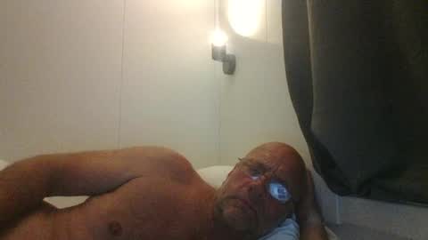 sandnesrune523 online show from July 11, 4:17 am