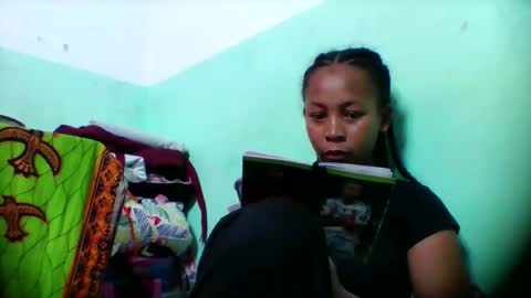 sandra1253099 online show from December 16, 6:20 am