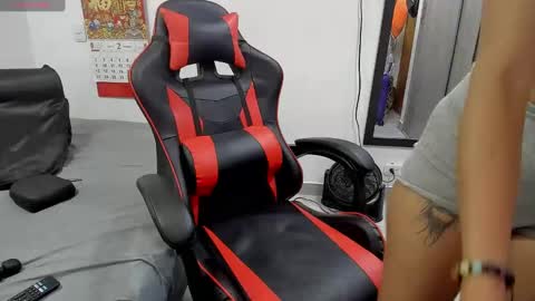 Snapshot of sandra_187 chatting on February 19, 3:17 am Sandra 187 online show from February 19, 3:17 am