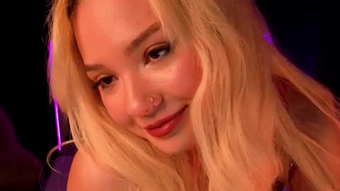 Sandy  online show from November 19, 9:08 am