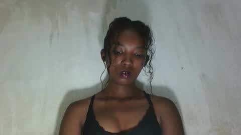 sandrine718 online show from May 4, 5:36 am