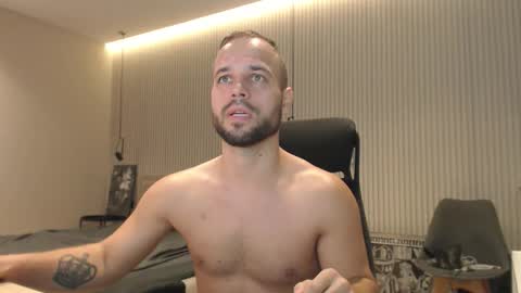 DeAlex online show from October 22, 6:53 pm