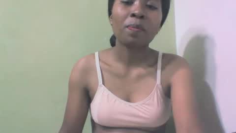 Snapshot of sandy735579 chatting on October 22, 6:42 pm sandy735579 online show from October 22, 6:42 pm