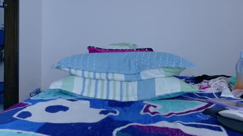 sandy online show from April 12, 6:01 pm