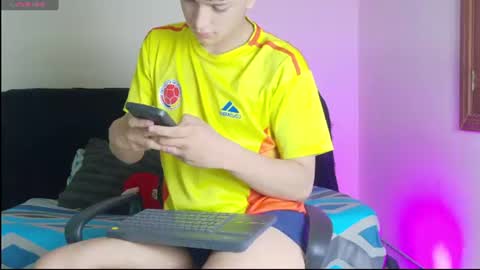santi online show from June 18, 1:38 pm