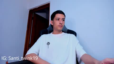 santi_twink19 online show from February 14, 12:25 pm