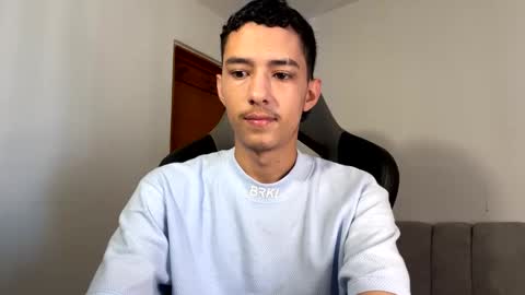 santi_twink19 online show from January 7, 12:41 pm