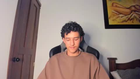 santi_twink19 online show from October 21, 11:08 pm