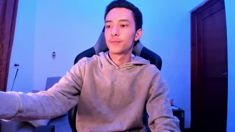 santi_twink19 online show from December 11, 4:28 am