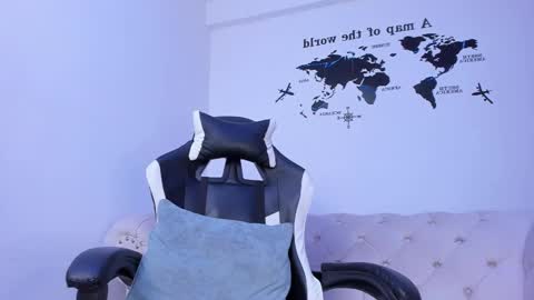 santiago_huntt online show from September 24, 9:43 pm