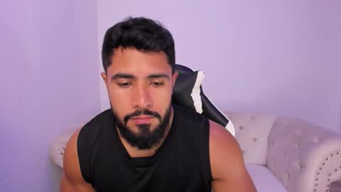 santiago_huntt online show from February 6, 8:44 pm