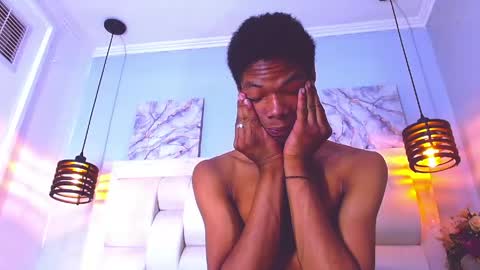 Santiiiiii  online show from April 16, 9:39 pm