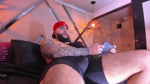 Santiago Hincapiie online show from February 24, 4:48 am