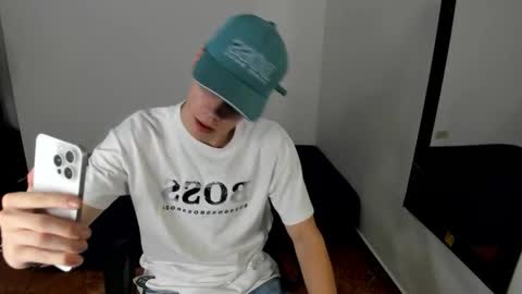 Julius Novachrono  online show from January 18, 5:05 am