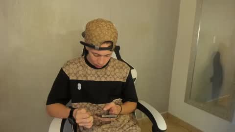 Julius Novachrono  online show from October 8, 9:54 pm