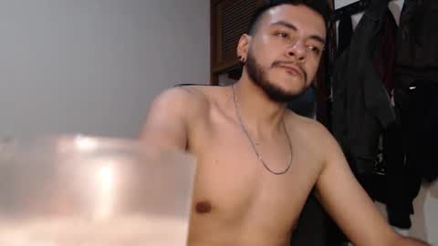 Snapshot of santiexxx chatting on October 17, 5:11 am santiexxx online show from October 17, 5:11 am