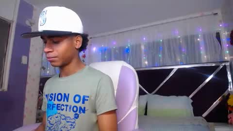 santy online show from April 20, 2:42 pm