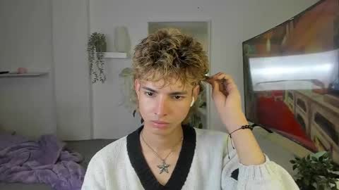 kitty online show from November 7, 2:14 am