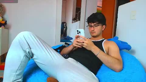 Santyago online show from March 25, 6:58 pm