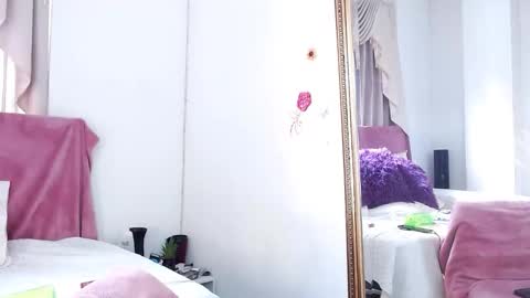 Saori Evans  online show from November 29, 7:32 pm