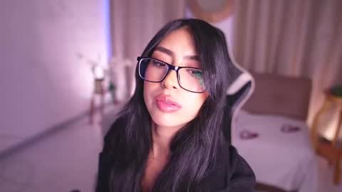 Sara  online show from February 14, 3:47 pm