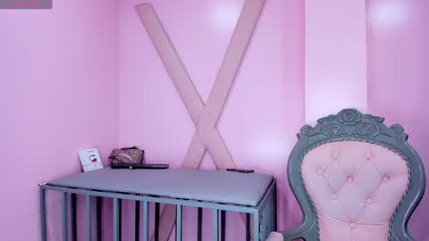 Sara HooT  online show from January 19, 7:25 am