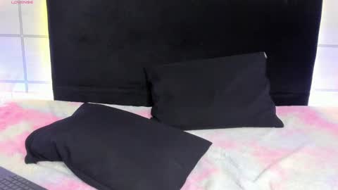 Sara  online show from September 30, 8:30 pm