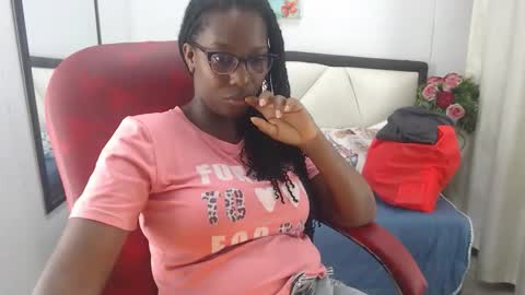 S A R A online show from November 10, 11:13 am