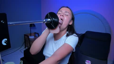 Sara  online show from March 15, 9:29 pm