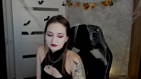 Sara online show from October 31, 7:58 pm