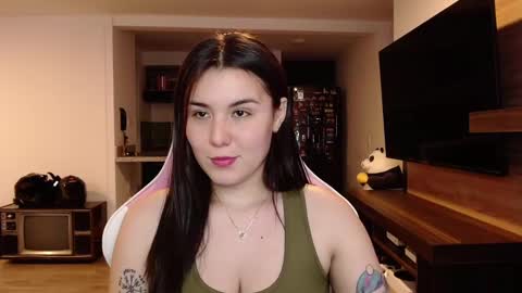 Snapshot of sara_sunrise_ chatting on December 6, 5:38 pm Sara online show from December 6, 5:38 pm