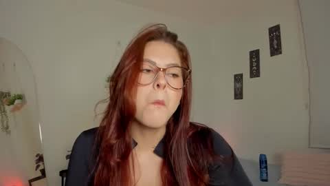 sara_sweett9 online show from December 22, 11:11 pm