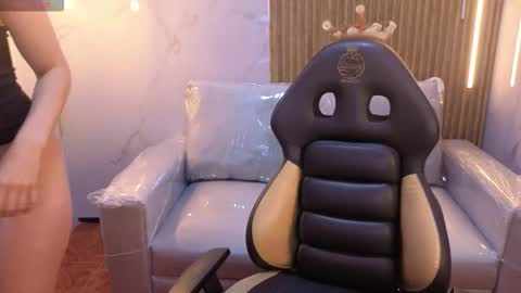 sara_valderrama_ online show from December 16, 11:27 am