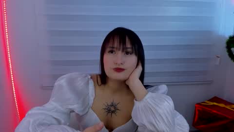 Sarah Ramirez online show from November 27, 3:25 am