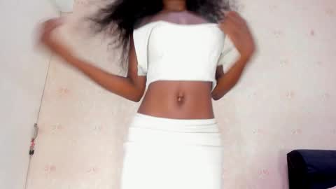 saraacollinss online show from September 29, 8:08 pm