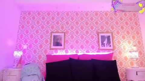 SaraAvila  online show from August 1, 10:11 pm