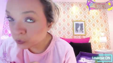 SaraAvila  online show from June 12, 1:48 am