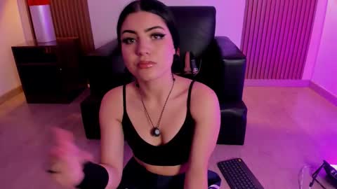 Sara online show from March 8, 1:15 pm