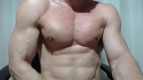 saradorj92 online show from March 27, 2:39 am