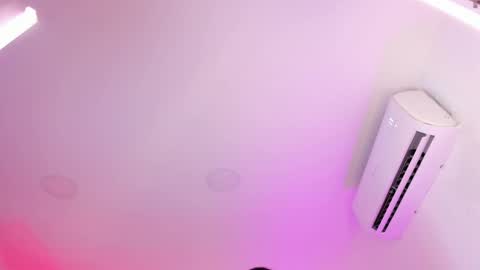 Sarah Bonneth online show from February 6, 11:57 am