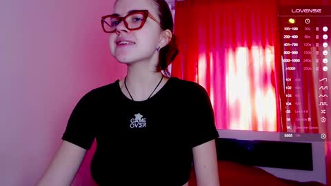 Snapshot of sarah_hs chatting on February 5, 8:54 am Sarah online show from February 5, 8:54 am