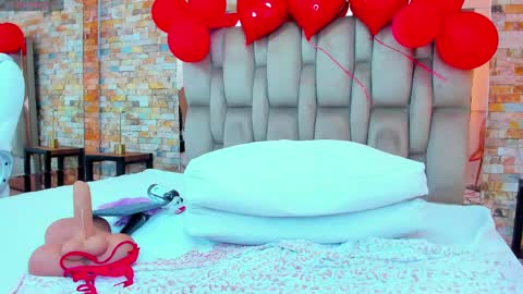 sarah online show from February 17, 2:38 pm