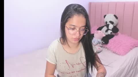 Snapshot of sarah_stone15 chatting on October 16, 9:35 pm Sarah online show from October 16, 9:35 pm