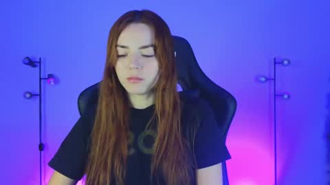 Snapshot of sarah_swtt chatting on January 20, 2:53 am - next broadcast 28 nov  7 pm Col online show from January 20, 2:53 am