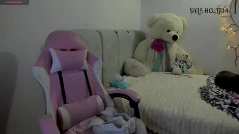 sarahcute14 online show from June 6, 10:59 pm